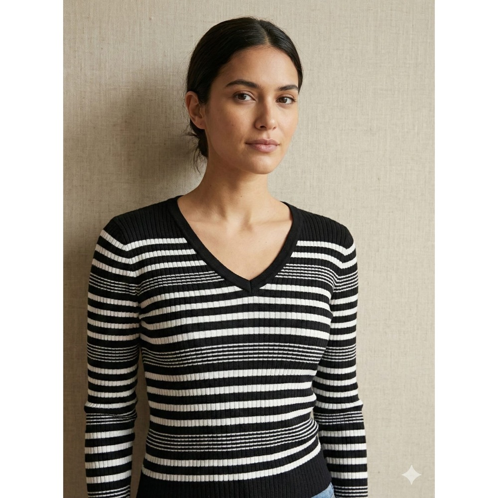 Madison‎ Grey Sweater Womens Medium Black Stripe V Neck Ribbed Pullover Knit y2k